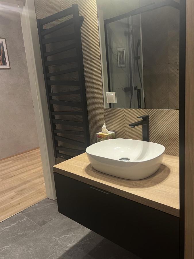 Amsterdam - Nowy Apartament W Centrum Z Prywatnym Zadaszonym Parkingiem Nowy Targ Bagian luar foto